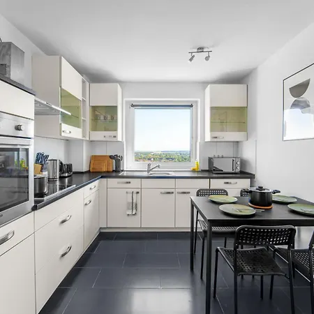 Daire Modern At Hbf Station 17th Floor Cityview 4 Beds Full Kitchen *