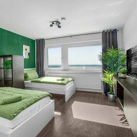 Modern At Hbf Station 17th Floor Cityview 4 Beds Full Kitchen Apartament *